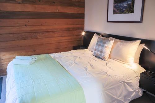 Bed & Breakfast Cottages At Little River Cove