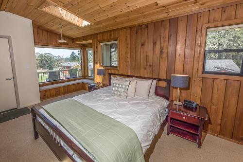 Bed & Breakfast Cottages At Little River Cove