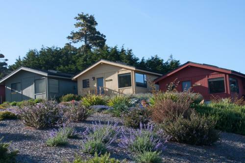 Bed & Breakfast Cottages At Little River Cove