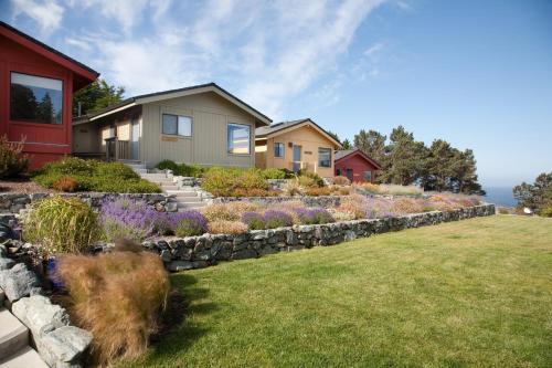 Bed & Breakfast Cottages At Little River Cove