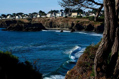 Bed & Breakfast Cottages At Little River Cove