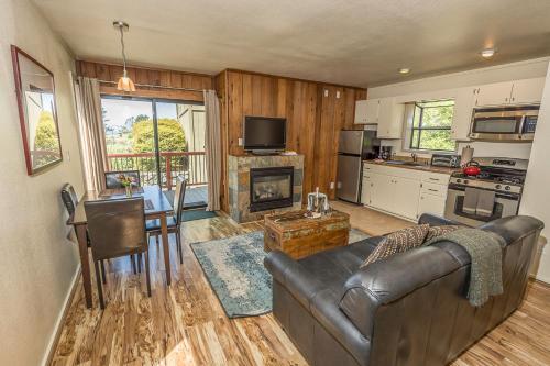 Bed & Breakfast Cottages At Little River Cove