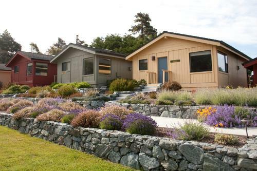 Bed & Breakfast Cottages At Little River Cove