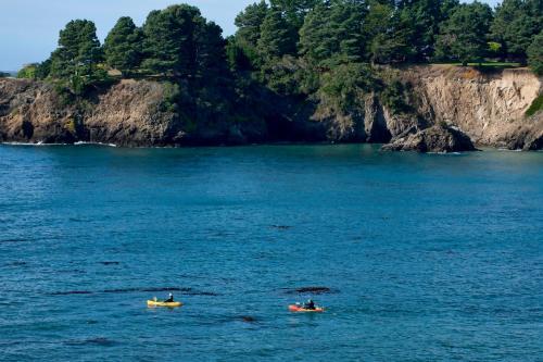 Bed & Breakfast Cottages At Little River Cove