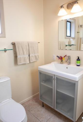 Bed & Breakfast Cottages At Little River Cove