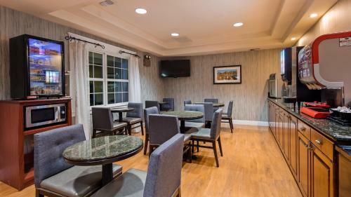 Hotel Best Western Cedar Inn & Suites
