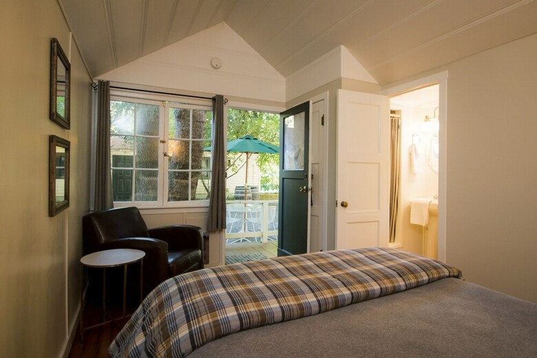 Cabana Dawn Ranch Lodge