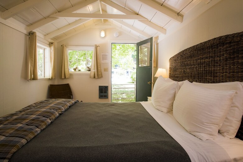 Cabana Dawn Ranch Lodge
