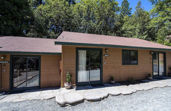 Cabana Lazy Z Resort
