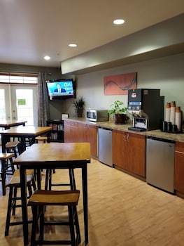 Hotel Grand View Inn And Suites