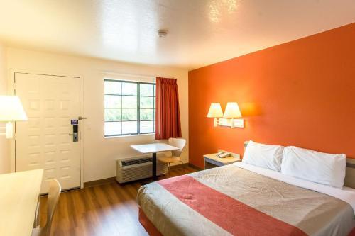 Motel 6 Redding North