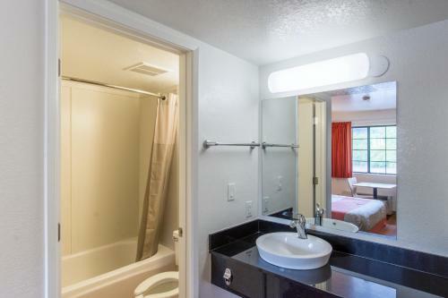 Motel 6 Redding North