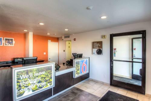 Motel 6 Redding North