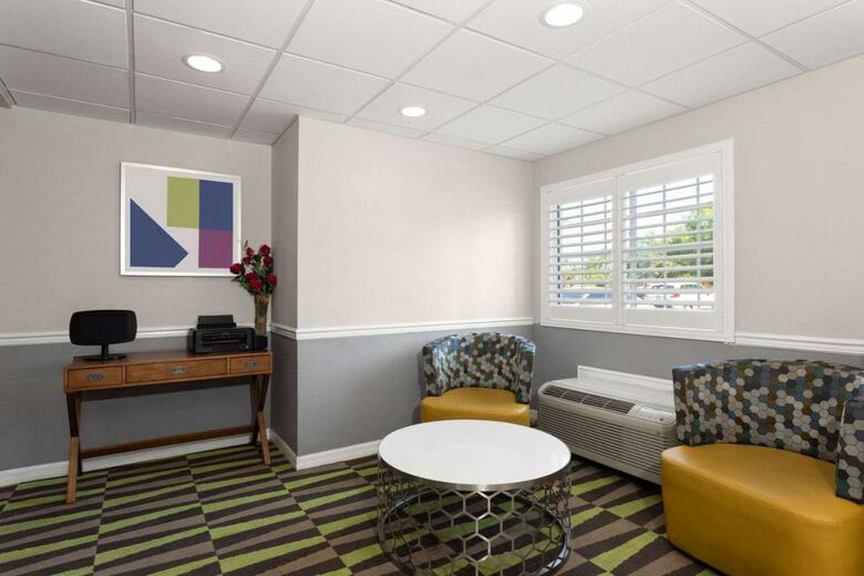 Hotel Microtel Inn & Suites By Wyndham Panama City
