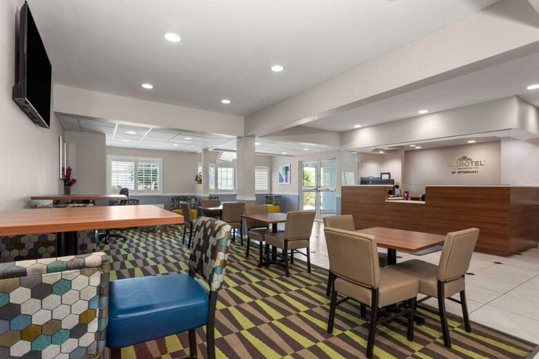 Hotel Microtel Inn & Suites By Wyndham Panama City