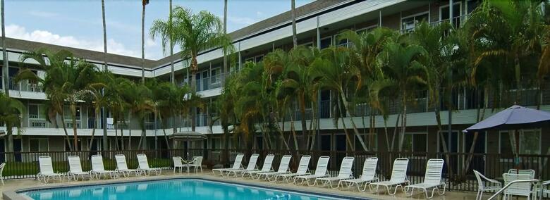 Hotel Lantern Inn & Suites