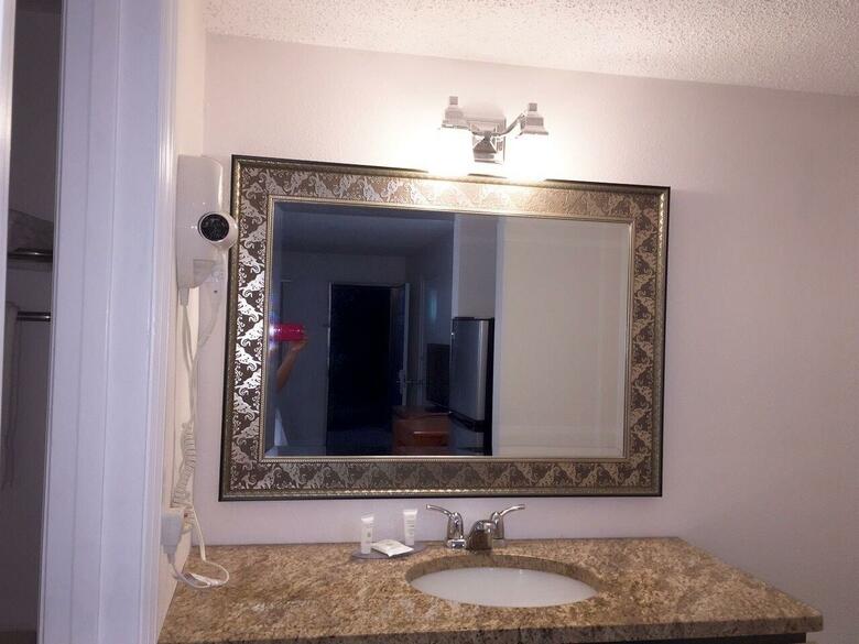 Hotel Lantern Inn & Suites