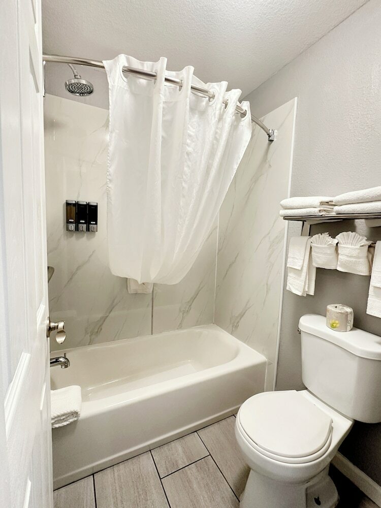 Hotel Lantern Inn & Suites