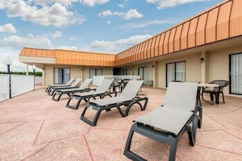 Hotel Quality Inn & Suites