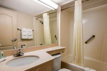 Hotel Quality Inn & Suites