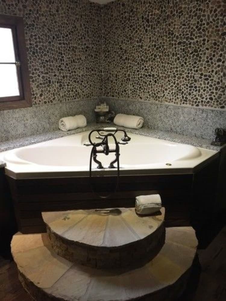 Cliff House Lodge Bed And Breakfast