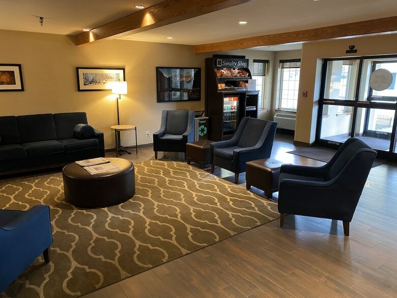 Hotel Comfort Inn & Suites