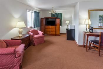 Super 8 Motel - Portage