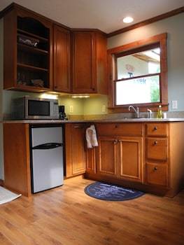 Beechwood Inn - Bed Breakfast And Wine Cellar