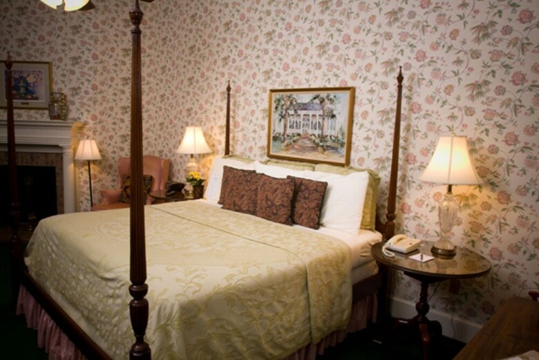 Bed & Breakfast 1842 Inn
