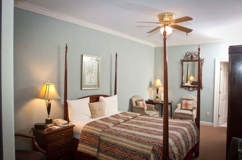 Bed & Breakfast 1842 Inn