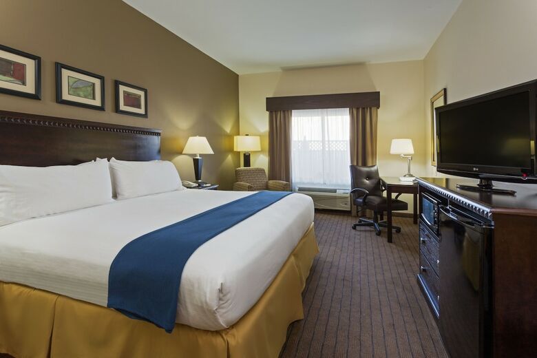 Holiday Inn Express And Suites Moultrie, An Ihg Hotel