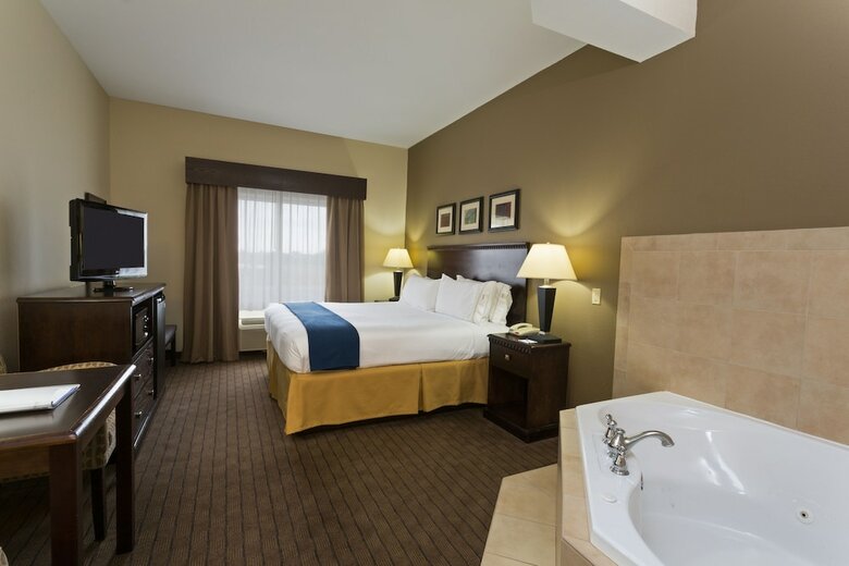 Holiday Inn Express And Suites Moultrie, An Ihg Hotel