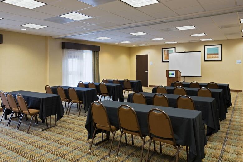 Holiday Inn Express And Suites Moultrie, An Ihg Hotel