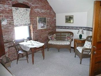 Squiers Manor B&B