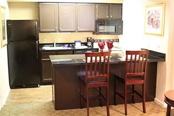 Chase Suite Hotel Brea