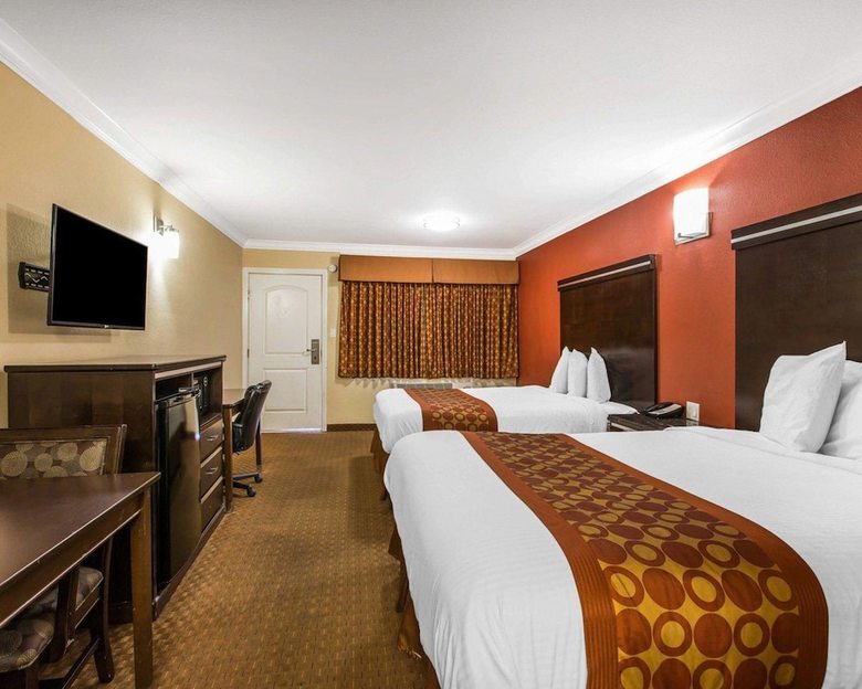 Motel Rodeway Inn & Suites