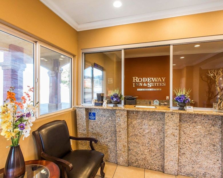 Motel Rodeway Inn & Suites