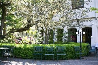 Hostal Benbow Historic Inn