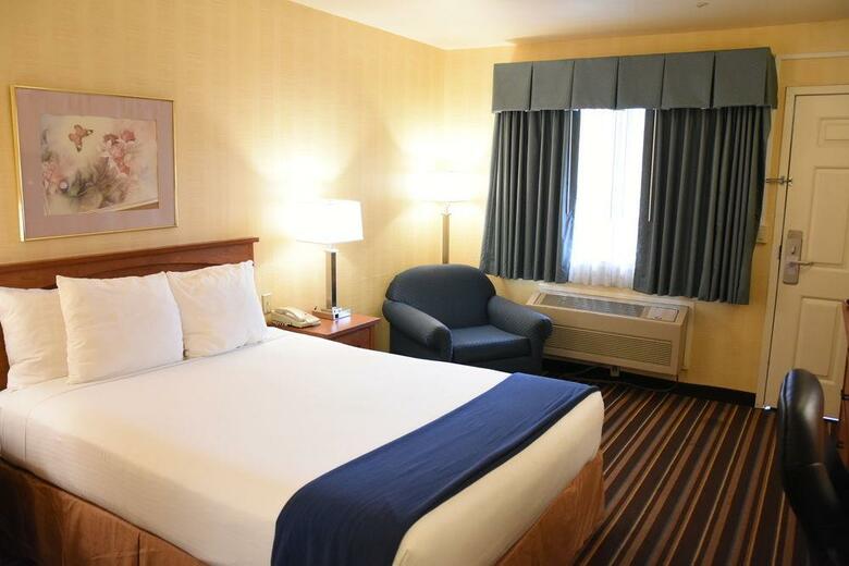 Hotel Howard Johnson Salinas