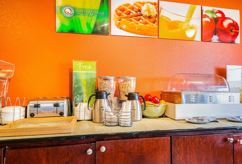 Hotel Quality Inn & Suites