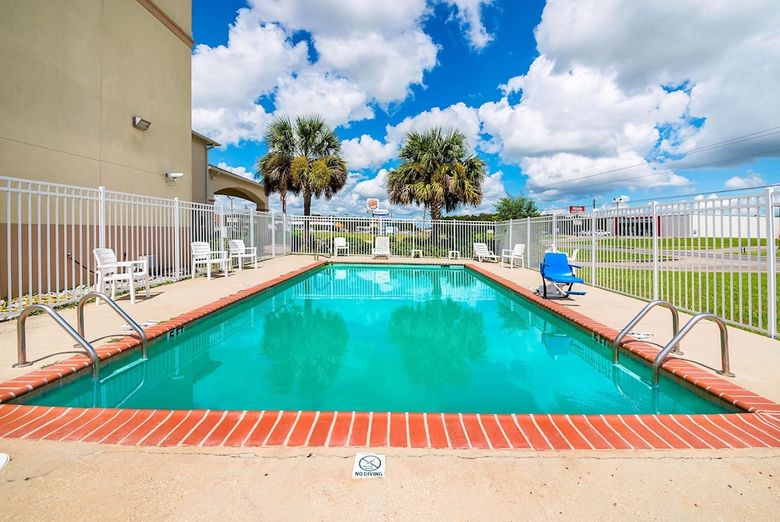Hotel Quality Inn & Suites