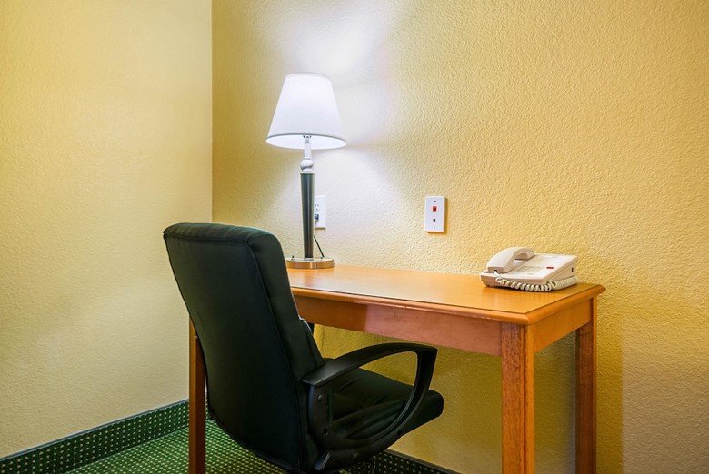 Hotel Quality Inn & Suites