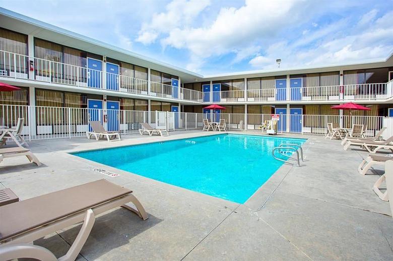 Motel 6 Baton Rouge Southeast