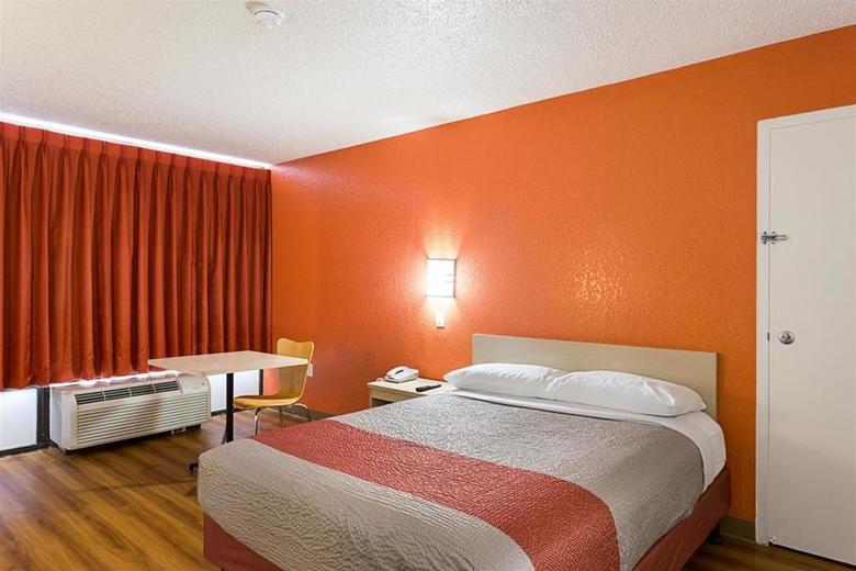 Motel 6 Baton Rouge Southeast