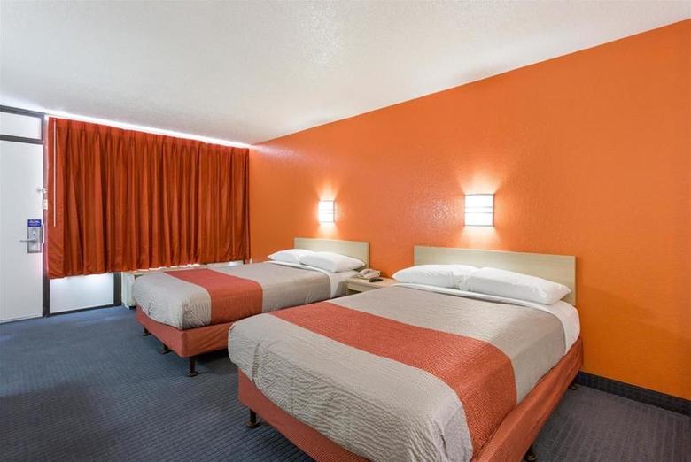 Motel 6 Baton Rouge Southeast