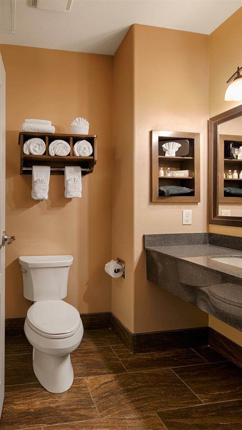 Hotel Best Western Plus Emerald Inn & Suites