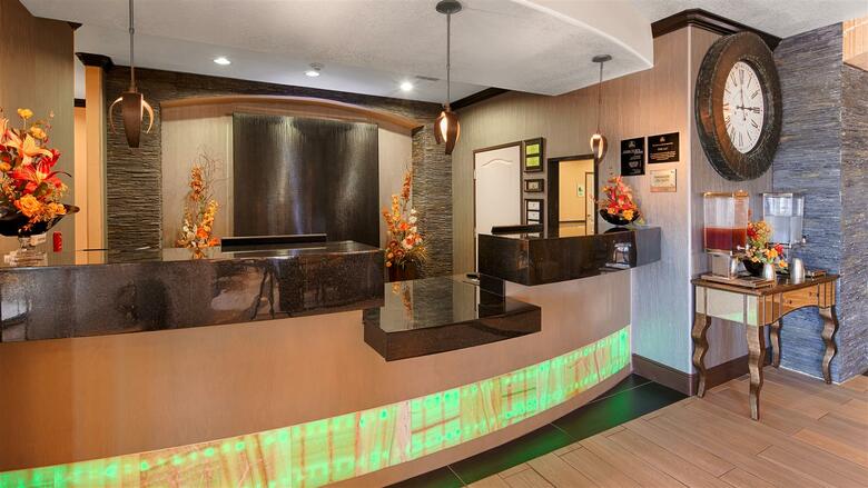 Hotel Best Western Plus Emerald Inn & Suites