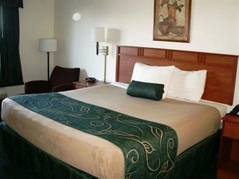 Hotel Oak Tree Inn Clinton