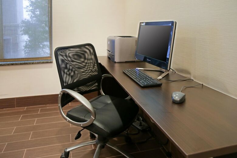 Hotel Comfort Inn And Suites