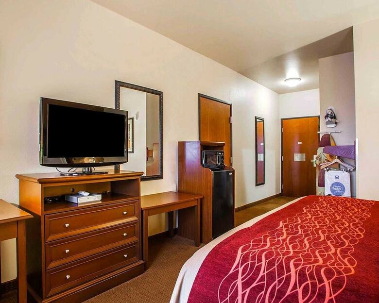 Hotel Comfort Inn And Suites